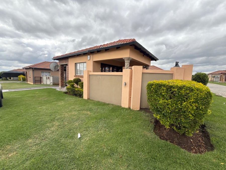 3 Bedroom Property for Sale in Waterval East North West